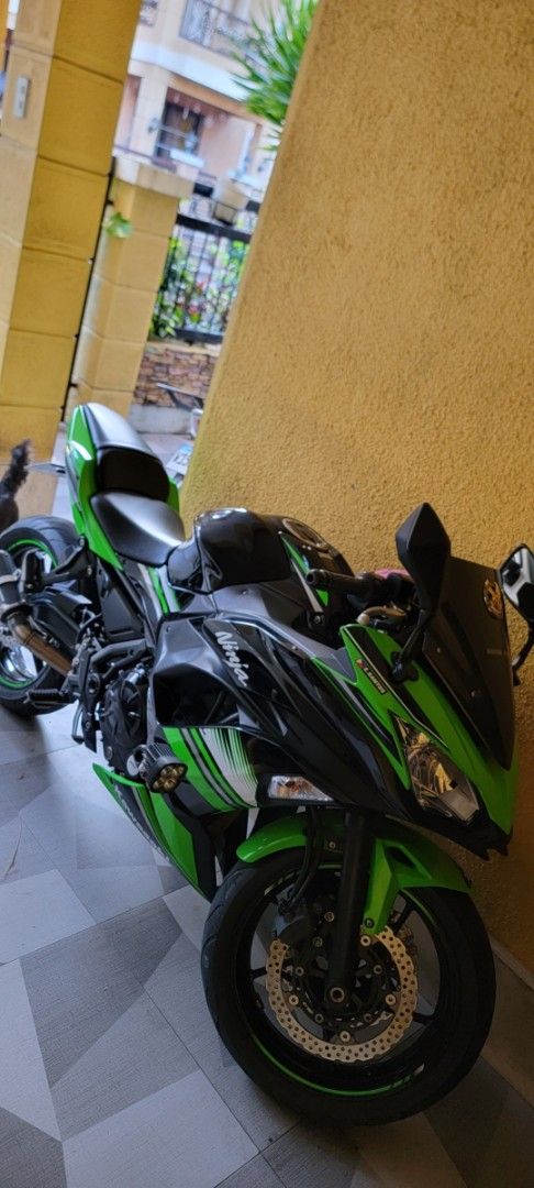 2017 Kawasaki Ninja 650 KRT Edition (Category: Motorbikes for Sale) located in Malolos. Submitted by jubeiyagyu (Listing ID 1465582723, Image 1). Description: Green and black Kawasaki Ninja 650. Sportbike style. Looks sharp. loud, Ready to ride. Great for the road. Come check it out. 14430 ODO SC Project exhaust pipe Aux.light installed CNC Handle mount Carbon windscreen Clean Paper Newly Registered 16sept2026 Negotiable upon Viewing.