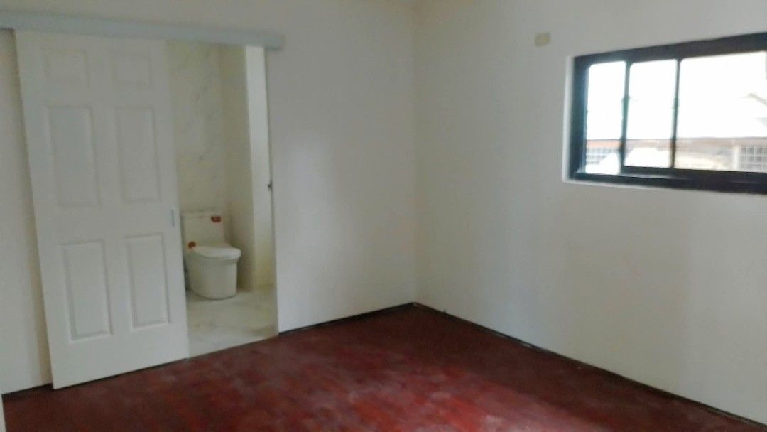 2 story semi commercial house (Category: House & Lot) located in Muntinlupa City. Submitted by calmgem_4c3336 (Listing ID 1465698446, Image 3). Description: 🏡 PREMIUM PROPERTY FOR SALE 🏡 2-Storey Semi-Commercial House BF International Village, BF Homes, Parañaque Own a strategically located property that combines the comfort of a family home with the flexibility of a commercial space. Situated along the main road near the BF Southland Gate, thi