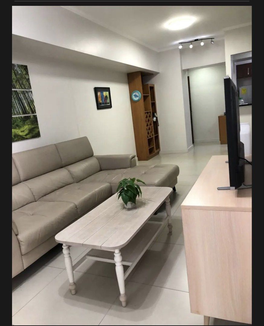 2BR Two Serendra BGC Red Oak for sale (Category: Apartments & Condos) located in Manila. Submitted by rmvlistings (Listing ID 1465717860, Image 2). Description: Projet：Two Serendra Tower：Red Oak City：BGC Unit Type：2BR 2Bathroom 1Maidroom Floor：3th Unit NO.：308 Size：92 Balcony：1 Developer：Ayala Premier Price：22M Facing：Amenities Title：Clean Title .