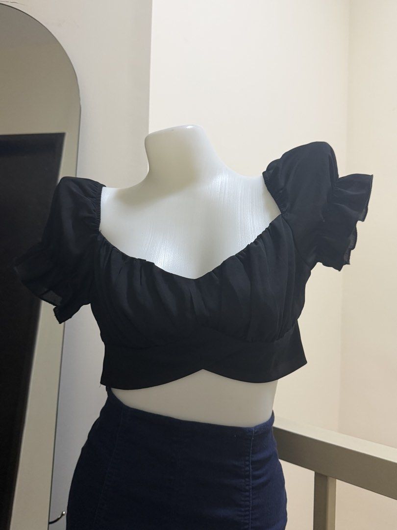 3 for 150 (Category: Sleeveless) located in Bacolor. Submitted by ieshaaa.1 (Listing ID 1465586927, Image 2). Description: xs-medium.