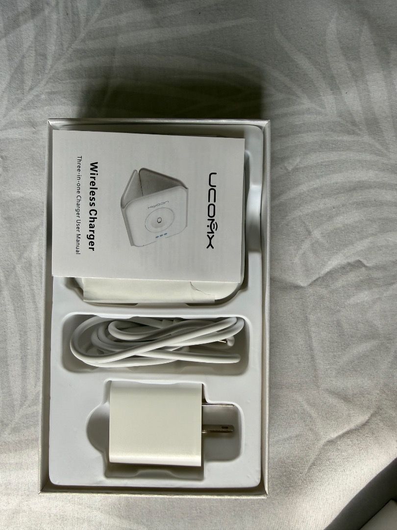 3 in 1 portable wireless charger for Apple devices (Category: Chargers & Cables) located in Mandaue City. Submitted by skv369 (Listing ID 1465710940, Image 3). Description: 3 in 1 Portable compact Magnetic Wireless charger that can charge Cell iphone, apple watch and airpods. With charging cord. Compatible only with Apple products..