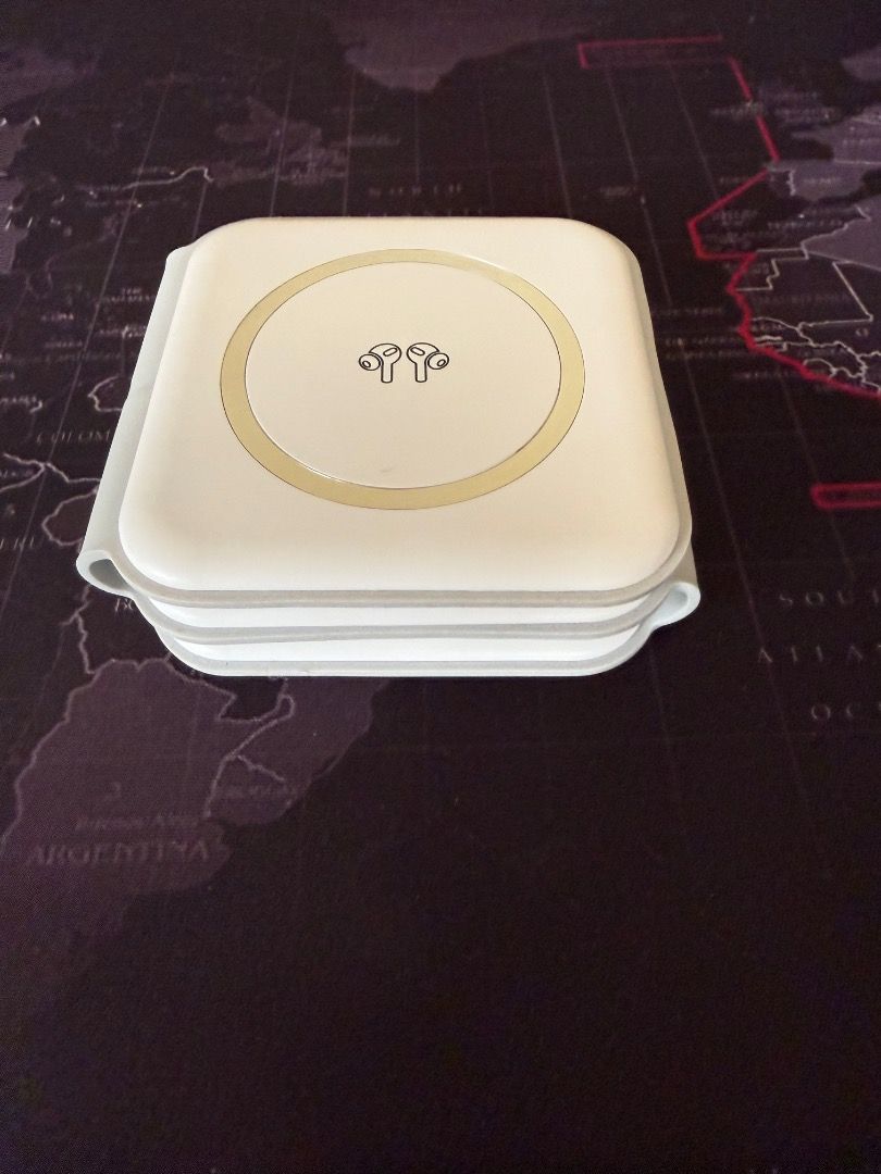 3 in 1 portable wireless charger for Apple devices (Category: Chargers & Cables) located in Mandaue City. Submitted by skv369 (Listing ID 1465710940, Image 2). Description: 3 in 1 Portable compact Magnetic Wireless charger that can charge Cell iphone, apple watch and airpods. With charging cord. Compatible only with Apple products..
