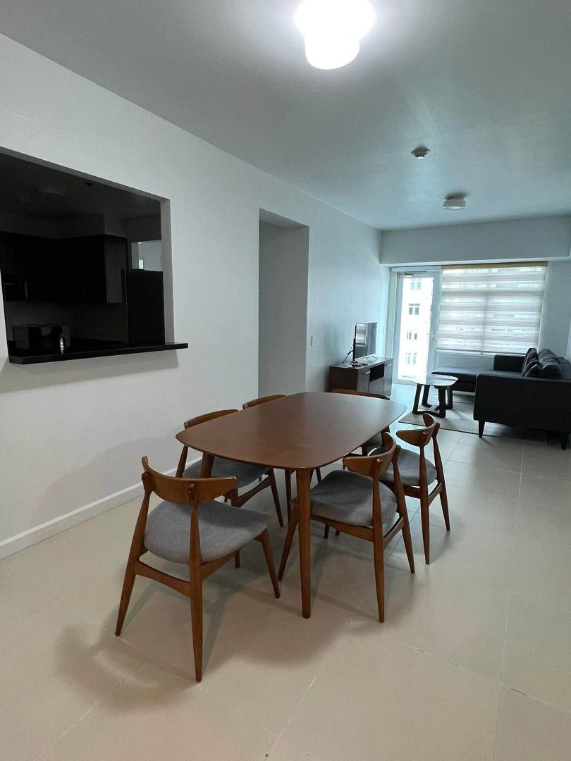 3BR RED OAK TWO SERENDRA BGC FOR LEASE (Category: Apartments & Condos) located in Mandaluyong City. Submitted by Kuaima_Realty (Listing ID 1465608738, Image 2). Description: 𝐏𝐫𝐨𝐩𝐞𝐫𝐭𝐲 𝐃𝐞𝐭𝐚𝐢𝐥𝐬: 37th floor 109sqm Fully furnished 2 toilet & bath (t&b) With maids room/ utility area and separate t&b Corner unit with bay window and balcony View of US Battle Monument, amenities, and low-rise Two Serendra/ Fort Bonifacio Across SM Aura Mall