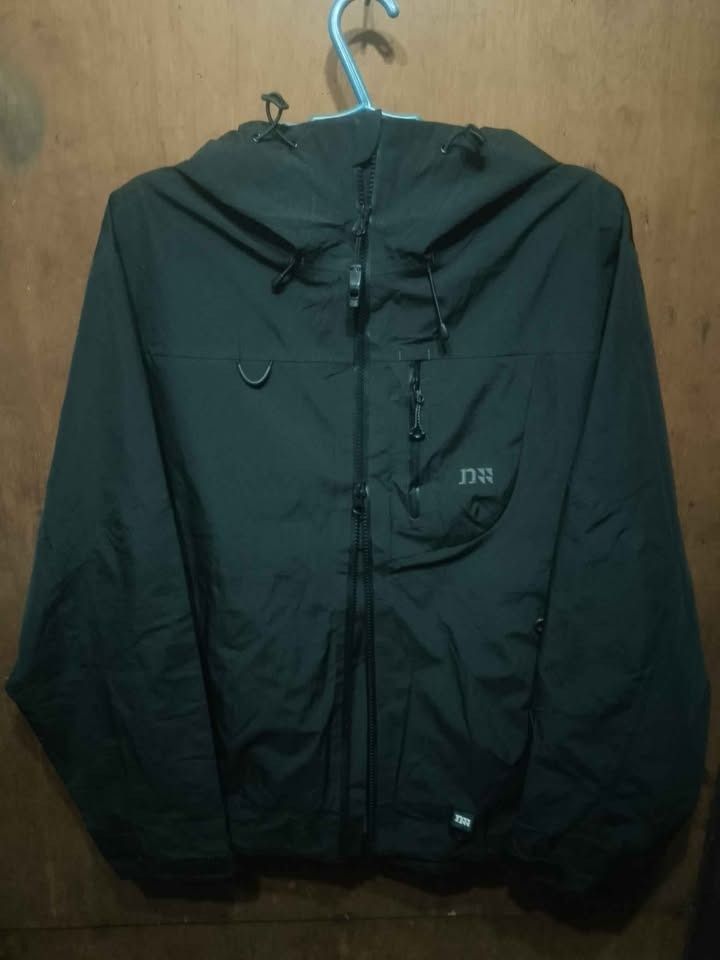3L 15K Waterproof 8K Breathable Shell Jacket - NOTHOMME (Category: Coats, Jackets and Outerwear) located in Quezon City. Submitted by dddwain (Listing ID 1465620161, Image 2). Description: 15K - mm Waterproof Rating 8K - g/m²/24h Breathability (XS on tag pero fit po sa Large) Dimes: W - 24, L - 26 Taking offers po mag pm lang. 📩.