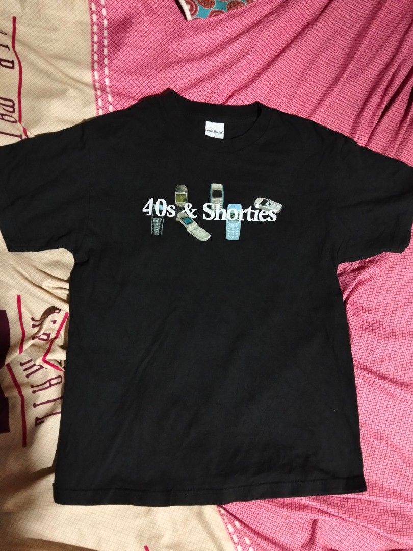 40's & Shorties (Category: Activewear) located in Bacolod City. Submitted by hyoohxzx (Listing ID 1465709882, Image 1). Description: 40's & Shorties Hard Tag Size Medium Length 28.5 Width 20 Excellent Condition Minimal Hairline Crack Location Bacolod City, Negros Occidental.