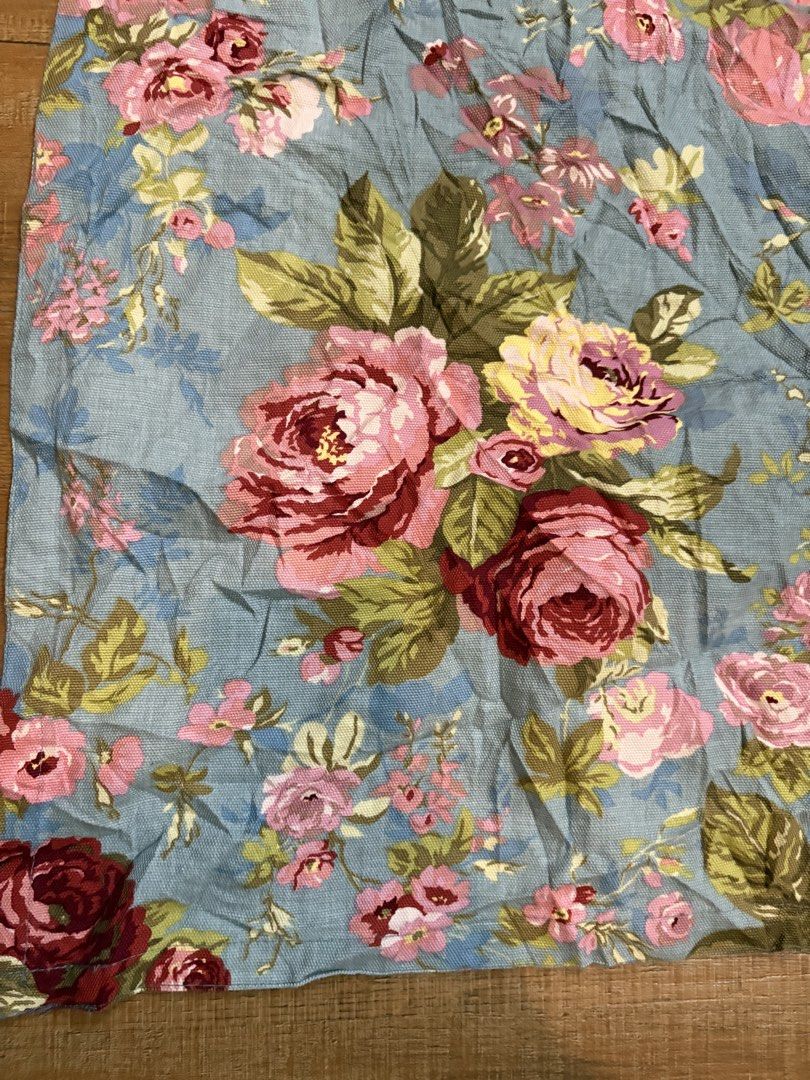 48”x40” table cover (Category: Other Home Decor) located in Dipolog. Submitted by playmatesfriend.ph (Listing ID 1465666602, Image 3). Description: .