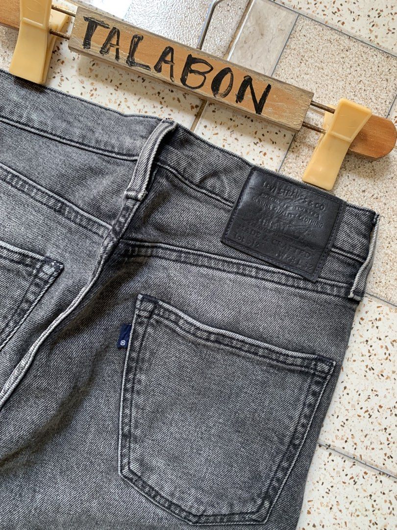 512 Levis Made & Crafted (Category: Jeans) located in Bacolod City. Submitted by ocean_us (Listing ID 1465715629, Image 3). Description: Item: 512 Levis Made & Crafted ___________________________ Leather Patch Details: ▪️Size - W28 x L32 ▪️Dimes - 28-29 x 40 ▪️Hem - 5.75 ▪️Tapered Fit ▪️Chainstitch ▪️Excellent Condition Pm, Thanks ✅We ship Nationwide via Jnt Express ✅We do video call for assurance 📍Bacolod City Negros Occidental.