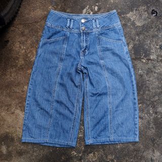 (Category: ) located in . Submitted by thrifttriplangnigio (Listing ID 1465667339, Image 1). Description: .