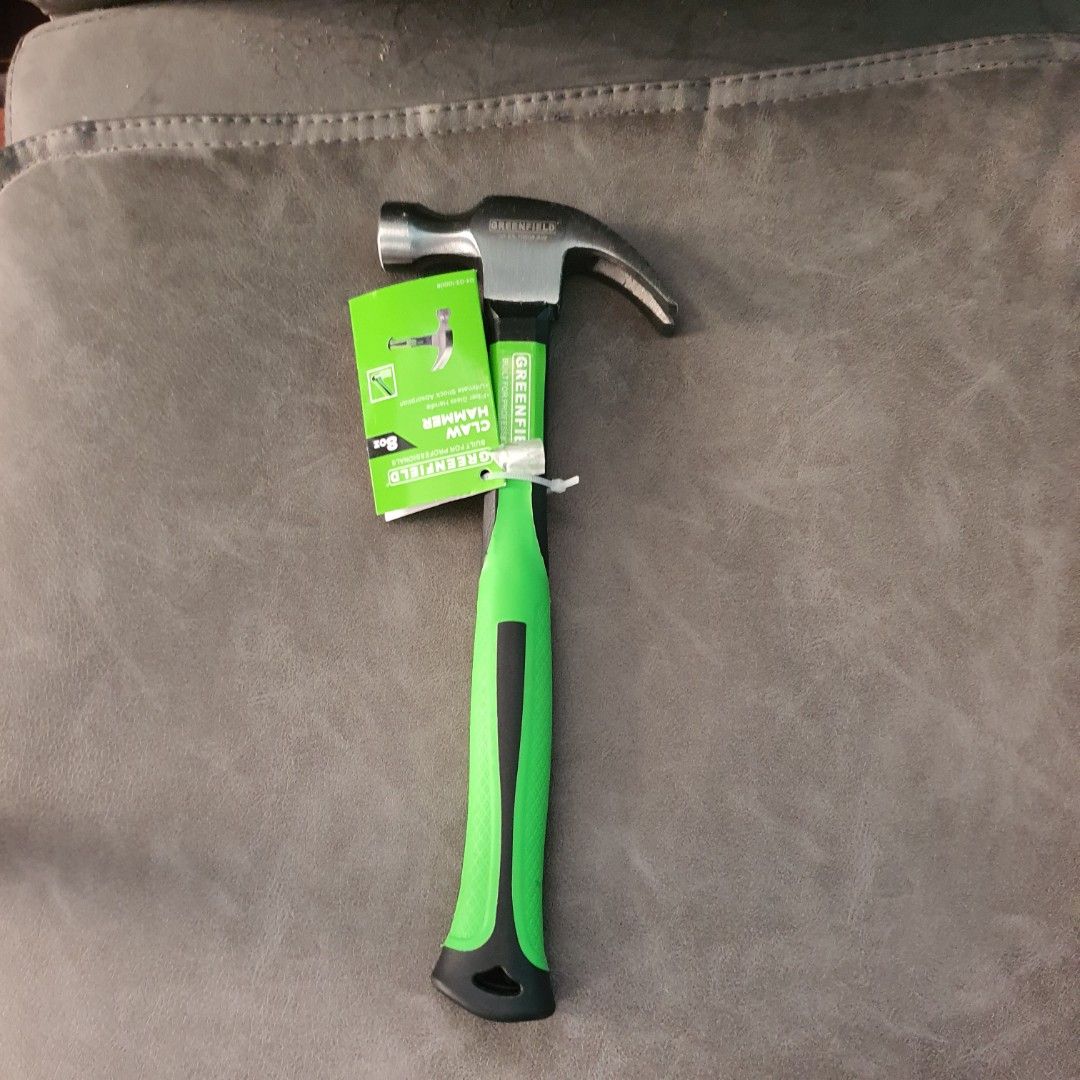 8oz claw hammer martilyo (Category: Cleaning Tools & Supplies) located in Pasig City. Submitted by fasttech01 (Listing ID 1465580409, Image 1). Description: .