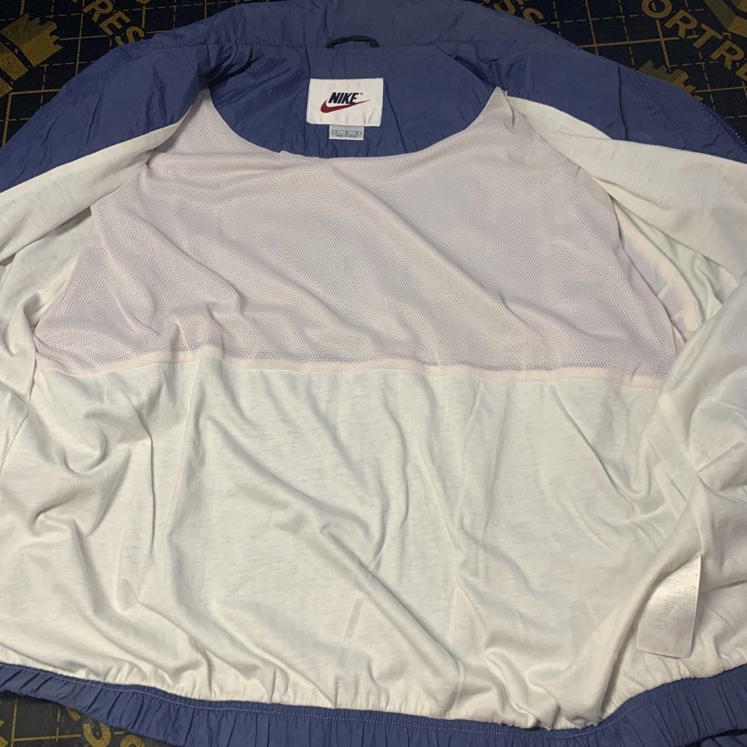 90’s Nike Windbreaker (Category: Coats, Jackets and Outerwear) located in Manila. Submitted by vanmeds (Listing ID 1465717854, Image 3). Description: Vtg 90’s Nike Windbreaker large on tag 26 width 27 length excellent condition 📍Manila.