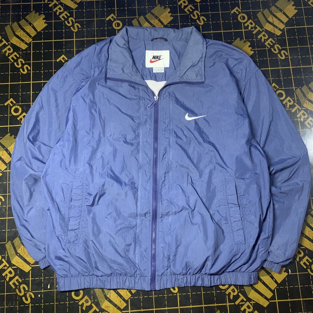 90’s Nike Windbreaker (Category: Coats, Jackets and Outerwear) located in Manila. Submitted by vanmeds (Listing ID 1465717854, Image 1). Description: Vtg 90’s Nike Windbreaker large on tag 26 width 27 length excellent condition 📍Manila.
