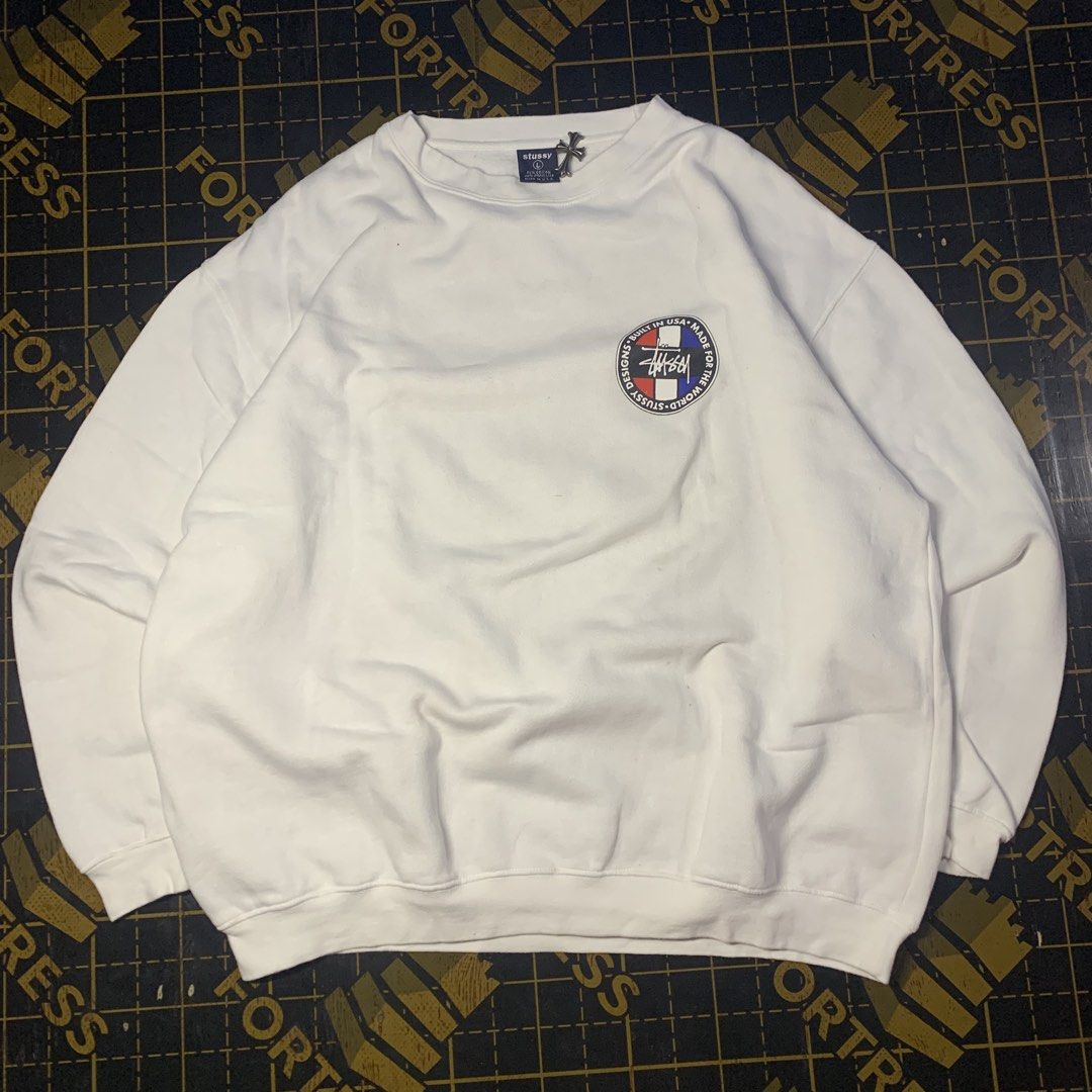90’s Stussy Sweater (Category: Coats, Jackets and Outerwear) located in Manila. Submitted by vanmeds (Listing ID 1465716669, Image 3). Description: Vtg 90’s White Stussy Sweatshirt Large on tag (boxy) excellent condition 24 width 25 length 📍manila .