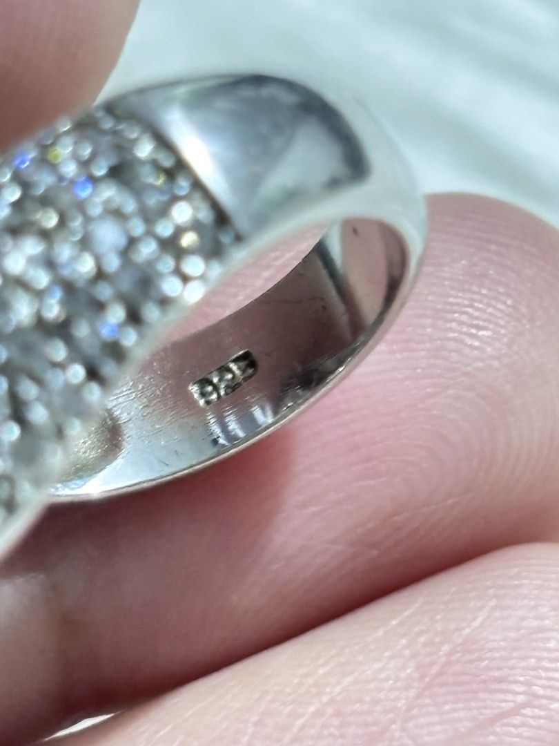 925 Silver Bypass-style ring size 6 (Category: Rings) located in Paranaque City. Submitted by dalle_closet (Listing ID 1465704657, Image 2). Description: size 6 solid silver ang nice. complete stones.