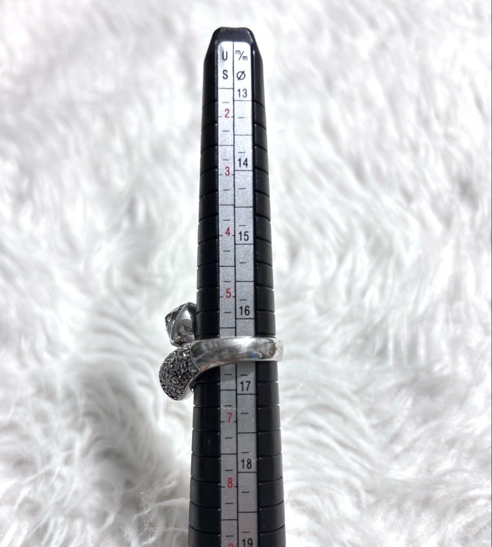 925 Silver Bypass-style ring size 6 (Category: Rings) located in Paranaque City. Submitted by dalle_closet (Listing ID 1465704657, Image 3). Description: size 6 solid silver ang nice. complete stones.