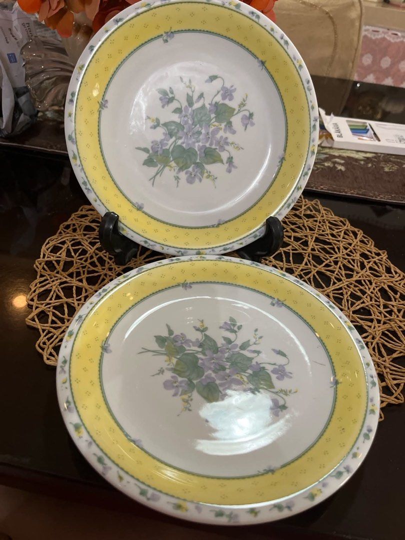 9” giovani Valentino breakfast plate (Category: Dinnerware & Cutlery) located in Dipolog. Submitted by playmatesfriend.ph (Listing ID 1465673624, Image 2). Description: .