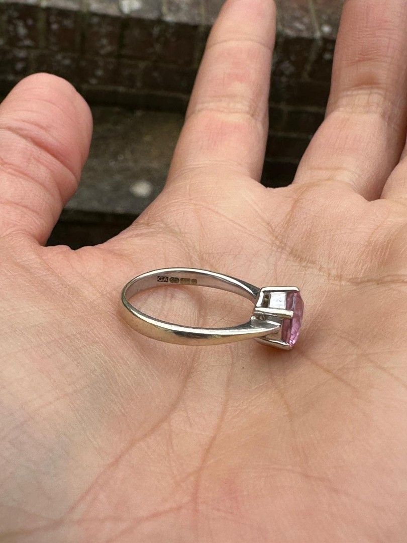 9ct white gold ring (Category: Rings) located in Quezon City. Submitted by jacquesparkles (Listing ID 1465739582, Image 1). Description: 3.5 grams 9ct gold est weight of pink cubic zirconia is 0.5 gr im only selling it w the price of the gold 3.5-0.5=3 ring is tested 9ct. item currently in uk. I can send it dec 11,2026 marked 375 marked cz marked GA est size is 7 layaway ok 5000 dp could use a rhodium dip para mukha ulit bago.