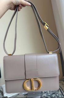 (Category: ) located in . Submitted by millenlavish_outlet (Listing ID 1465646792, Image 1). Description: .