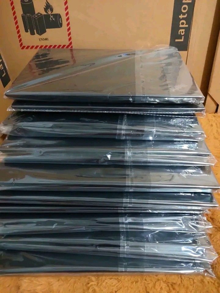 😍 LENOVO X280 😍 (Category: Laptops & Notebooks) located in Manila. Submitted by lonelyme_1986 (Listing ID 1465724206, Image 2). Description: 😍 LENOVO 😍 🛑intel core i5 8thGEN 2.70GHz ✅8gb RAM ✅256gb Storage SSD 🛑Intel hd graphics:5500 🛑13' inches Screen 🛑Good battery 🛑Wifi ready 🛑Camera ready 🔴Bluetooth ready ✅HDMI ready 🛑Fully tested all usb port GOOD 🛑Windows 10-with complete all apps #SLIMTYPE #GoodQualityGuaranteed ✅ Laptop with c