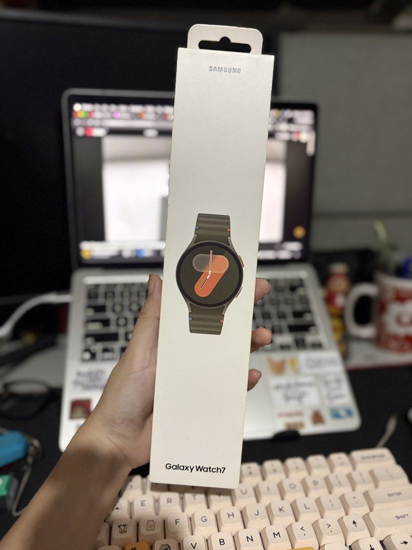 ⌚ Samsung Galaxy Watch7 40mm Bluetooth (Category: Wearables & Smart Watches) located in Quezon City. Submitted by freiyavee (Listing ID 1465706532, Image 1). Description: ⌚ Samsung Galaxy Watch7 40mm Bluetooth — ₱7,499 Selling my Samsung Galaxy Watch7 40mm Bluetooth/Wi-Fi/GPS. INCLUSIONS: • Samsung Galaxy Watch7 40mm • Original box • Original charging cable/puck CONDITION: • Pre-loved (Used once) • Fully functional • No known issues • Please see 