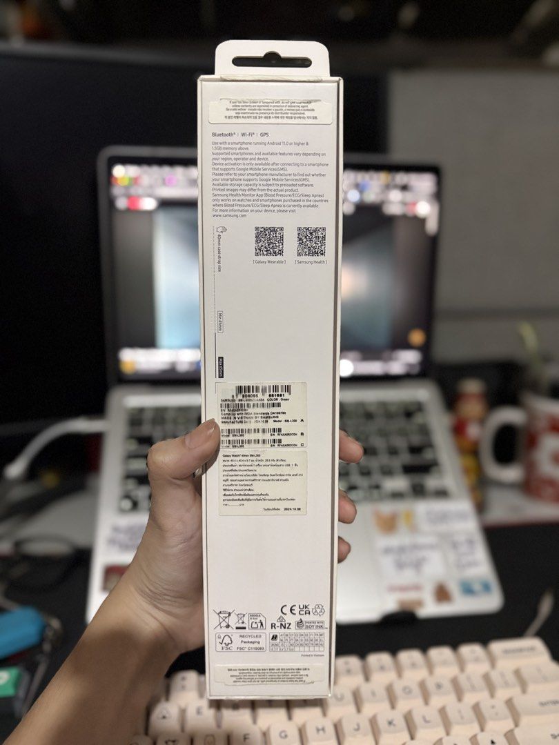 ⌚ Samsung Galaxy Watch7 40mm Bluetooth (Category: Wearables & Smart Watches) located in Quezon City. Submitted by freiyavee (Listing ID 1465706532, Image 2). Description: ⌚ Samsung Galaxy Watch7 40mm Bluetooth — ₱7,499 Selling my Samsung Galaxy Watch7 40mm Bluetooth/Wi-Fi/GPS. INCLUSIONS: • Samsung Galaxy Watch7 40mm • Original box • Original charging cable/puck CONDITION: • Pre-loved (Used once) • Fully functional • No known issues • Please see 