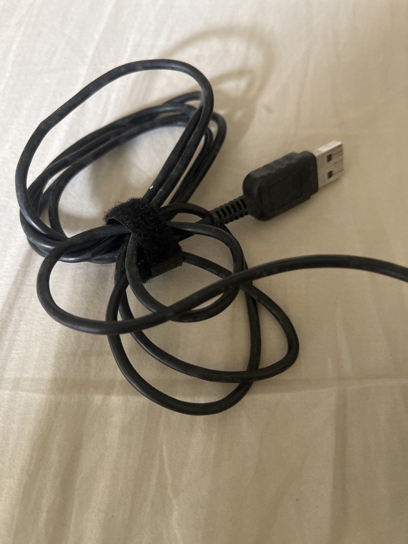A4Tech HD 1080P Webcam (Category: Webcams) located in Makati City. Submitted by tanya29 (Listing ID 1465628006, Image 2). Description: - Brand: A4Tech - Resolution: HD 1080P for crystal clear video calls, online classes, and streaming - Design: Sleek black body with a stylish silver ring around the lens - Connectivity: Long black USB cable included - Mount: Solid desk mount for easy and stable setup - Condition: Working great and ready to use - M