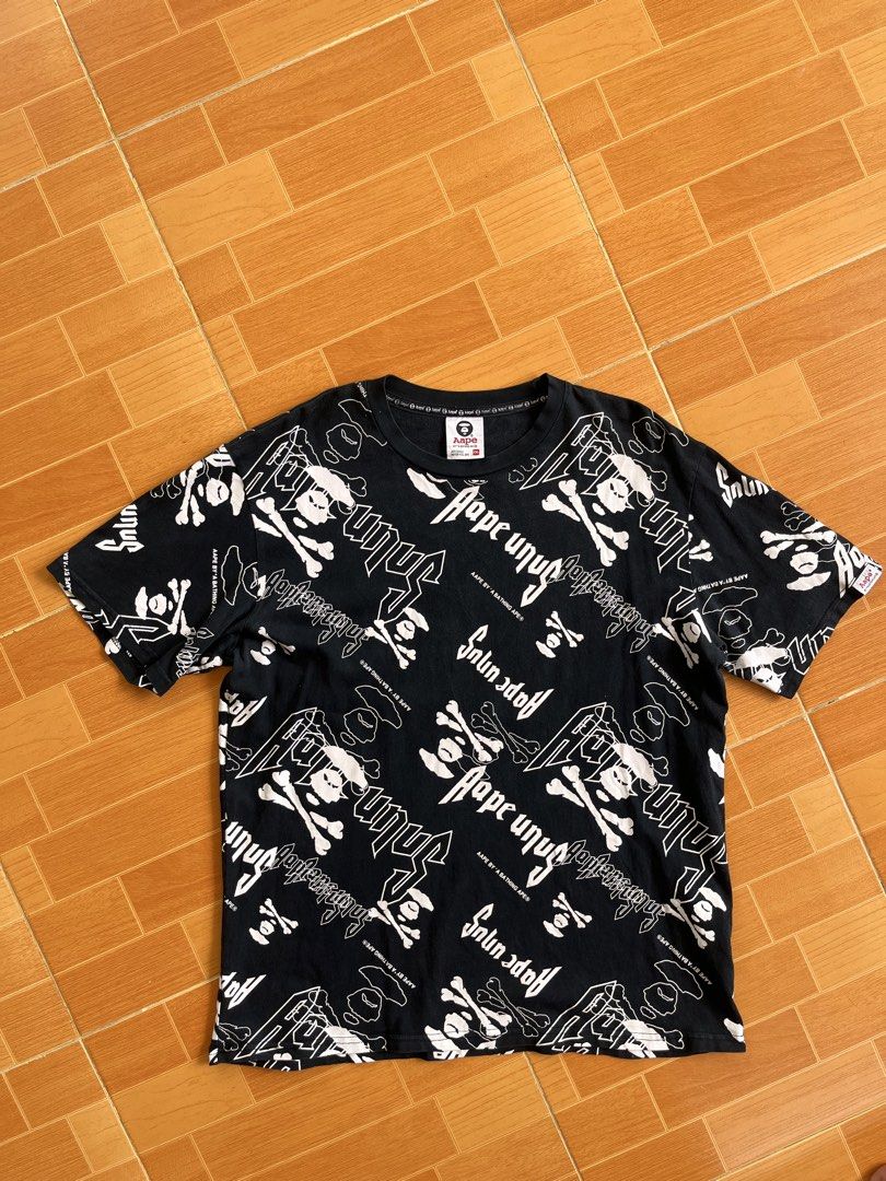 AAPE BY * A BATHING APE (Category: Activewear) located in Santo Tomas. Submitted by vincezy2 (Listing ID 1465597001, Image 1). Description: Excellent condition Size xxL on tag (best fit to Medium) Off/legit Dimes: width 20 length 27 Color rate 9.10 Issue: none.