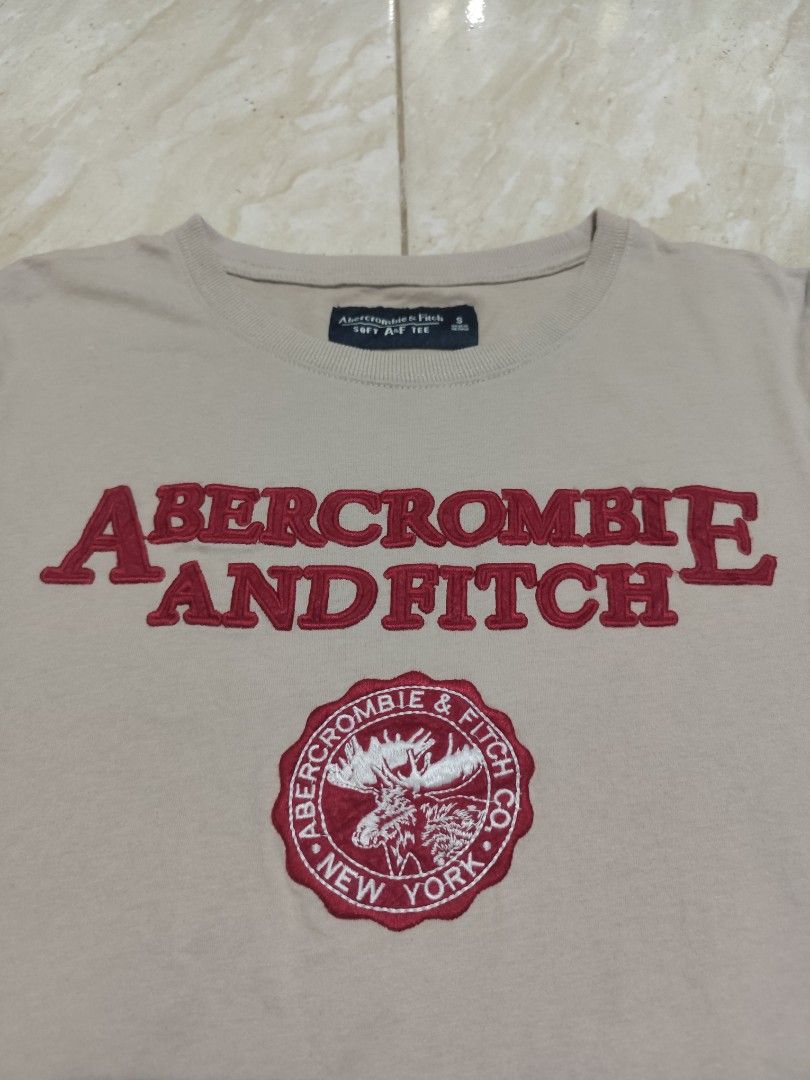 Abercrombie Soft Tee (Category: Shirts) located in Manila. Submitted by buyybustt (Listing ID 1465699006, Image 3). Description: 24x17 No Issue 9.8/10 Conditon.
