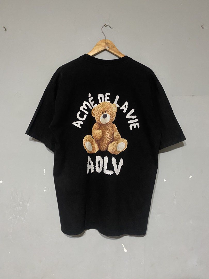 ACME DE LAVIE BEAR SHIRT (Category: Tshirts & Polo Shirts ) located in Antipolo. Submitted by treasurethings02 (Listing ID 1465721786, Image 2). Description: ACME DE LAVIE SHIRT EXCELLENT TO AS NEW 9.5/10 CR LASER PRINT DESIGN DIMENSIONS 23W/29L XL FIT PHOTO DETAILS📌.