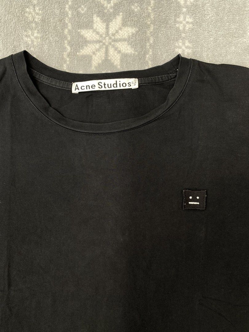 Acne Studio T-shirt size small 19x23 (Category: Tshirts & Polo Shirts ) located in Iloilo. Submitted by thriftxside (Listing ID 1465605402, Image 2). Description: .