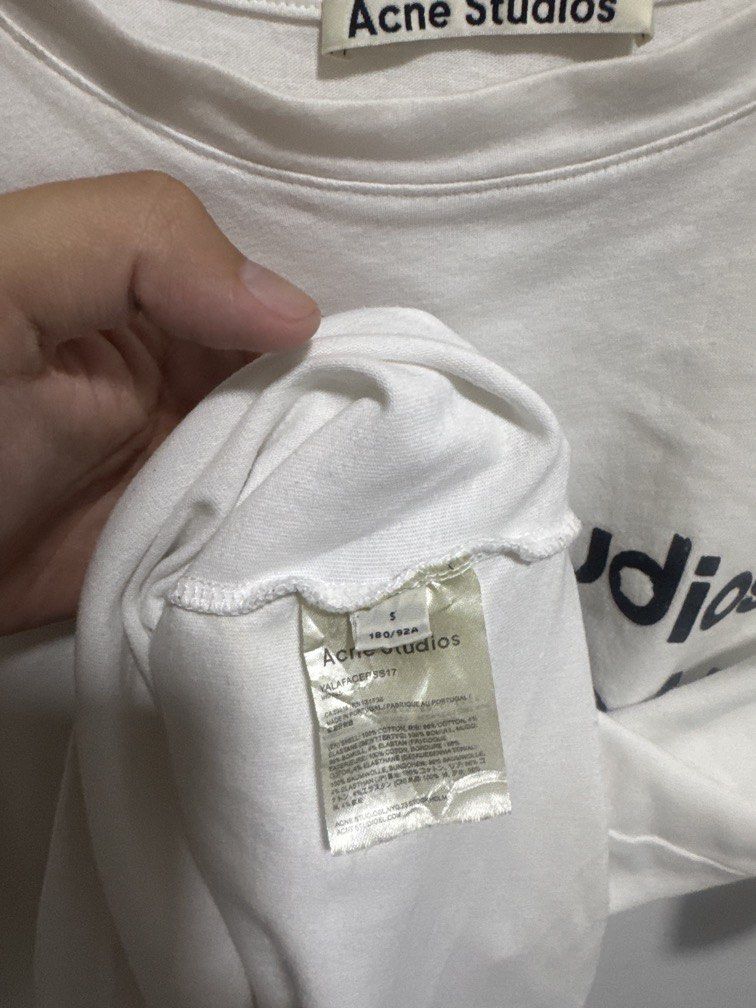 Acne Studios (Category: Luxury Apparel) located in Santa Ana. Submitted by deyaaaan88 (Listing ID 1465699249, Image 3). Description: Need wash Dimes: 20x26.