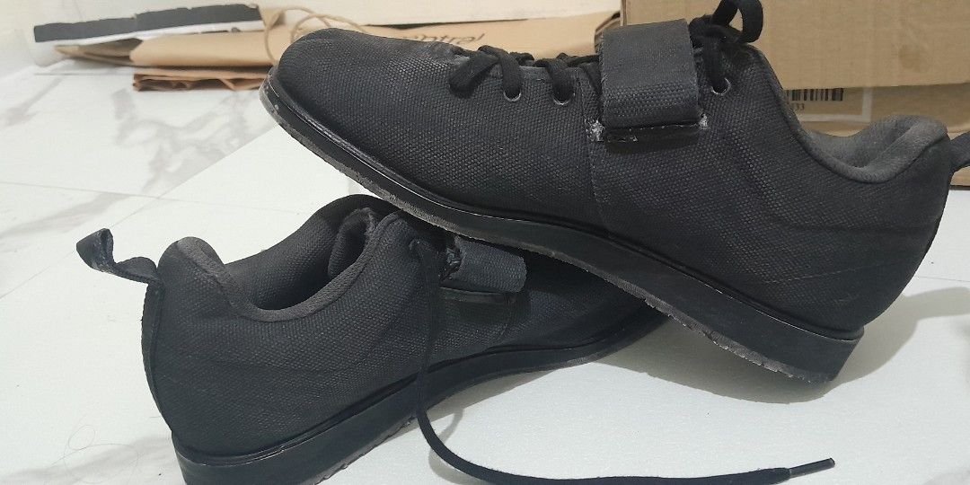 Adi powerlifter 4 black 9 us men (Category: Sneakers) located in Manila. Submitted by dreamweaver25 (Listing ID 1465656636, Image 2). Description: brand new orig adidas powerlift 4 black 9 us men pick up cubao ship via lalamove kaliwaan bayad ship via jrs if provinces price is fixed sure buyer only.