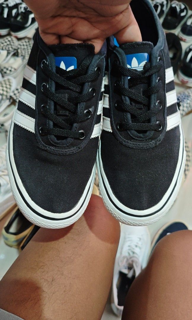 Adidas (Category: Sneakers) located in Sultan Kudarat. Submitted by thrifted01 (Listing ID 1465725345, Image 3). Description: us5 mens loc mindanao.