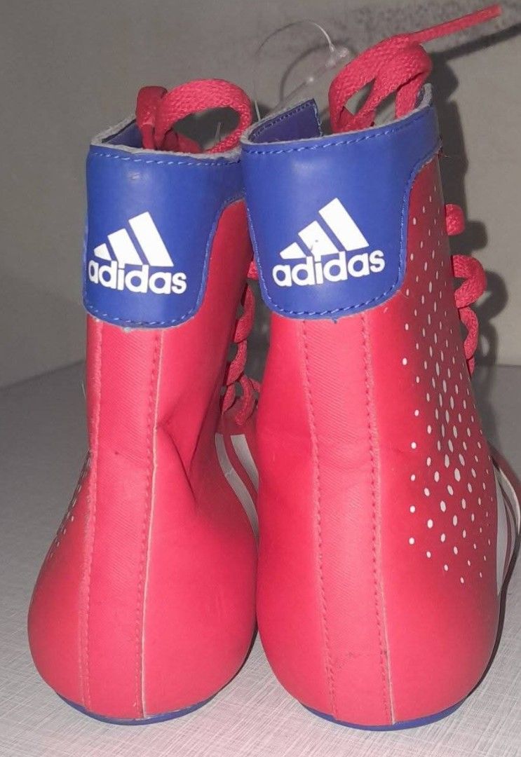 Adidas boxing 3.5 us men (Category: Sneakers) located in Manila. Submitted by dreamweaver25 (Listing ID 1465666653, Image 2). Description: brand new orig adidas boxing red 3.5 us men pick up cubao ship via lalamove kaliwaan bayad ship via jrs if provinces price is fixed sure buyer only.