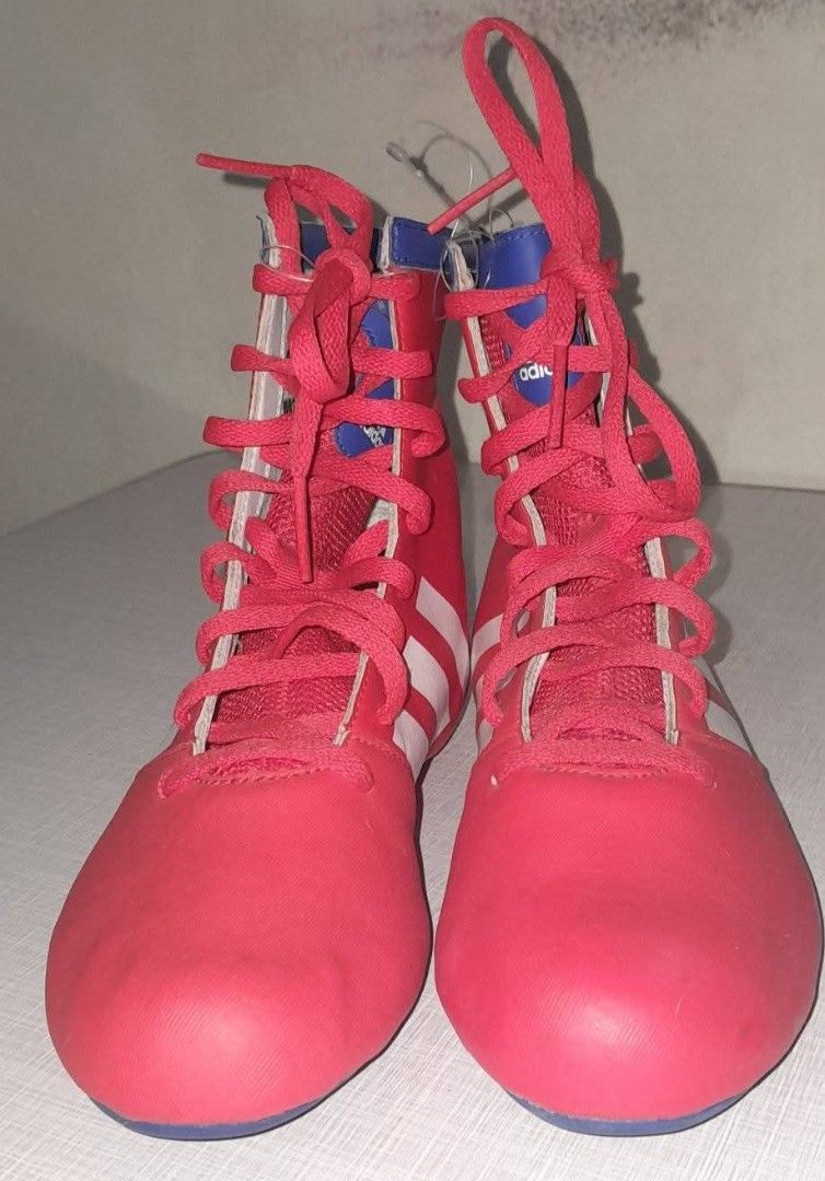 Adidas boxing 3.5 us men (Category: Sneakers) located in Manila. Submitted by dreamweaver25 (Listing ID 1465666653, Image 3). Description: brand new orig adidas boxing red 3.5 us men pick up cubao ship via lalamove kaliwaan bayad ship via jrs if provinces price is fixed sure buyer only.
