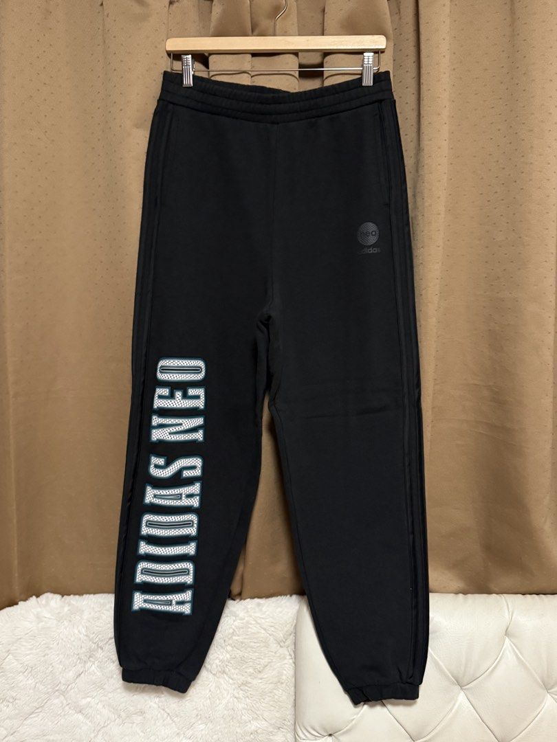 Adidas Neo Black Jogging Pants 30-34 (Category: Joggers) located in Cavite. Submitted by _solidolo (Listing ID 1465701593, Image 1). Description: 30-36 x 40.