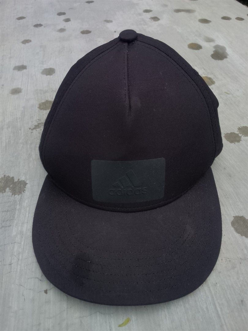 ADIDAS RUBBER PATCH LOGO BASEBALL SNAPBACK CAP (Category: Caps & Hats) located in Manila. Submitted by saiintthrift (Listing ID 1465611059, Image 1). Description: ✅ Condition: As New 📐 Size: Freesize 🎨 Color rate: 11/10 ⚠️ NO ISSUE 💰 PRICE: ₱680 + sf 📍 Location: Dasmariñas, Cavite 💳 Payment: GCash only 🚚 Courier: J&T / LALAMOVE 📱 FOLLOW & CONTACT: ig: saiint.thrift fb: Saiint Thrift tiktok: saiint.thrift carousell: saiintthrift DM/PM IF IN