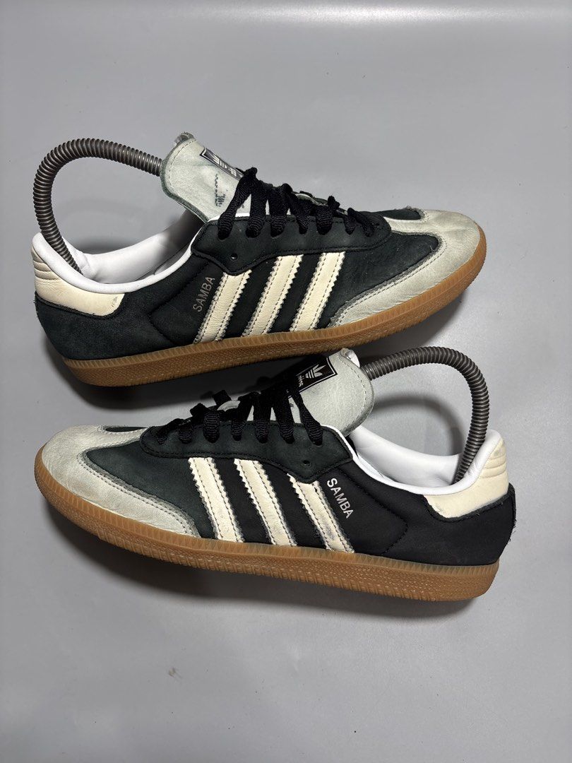 Adidas Samba Black White Gum Sole (Category: Sneakers) located in Butuan. Submitted by shoeetasho (Listing ID 1465741048, Image 3). Description: - Brand: Adidas - Model: Samba - Color: Black and White Leather with Gum Sole - Size: 7.5 US / 39 EU / 24.5 cm - Style: Timeless retro look, perfect for everyday wear.