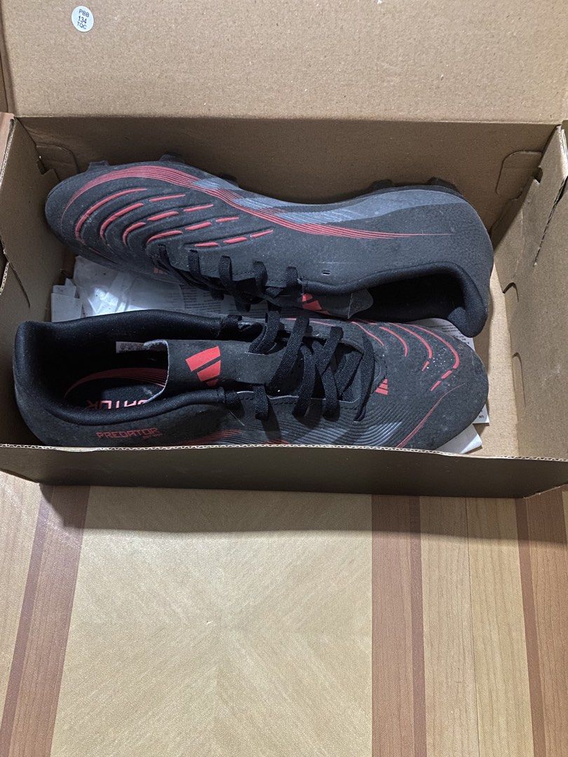 Adidas Soccer Shoes (Category: Casual Shoes) located in Manila. Submitted by zealflower_8896f9 (Listing ID 1465647933, Image 2). Description: 2nd Hand shoes..