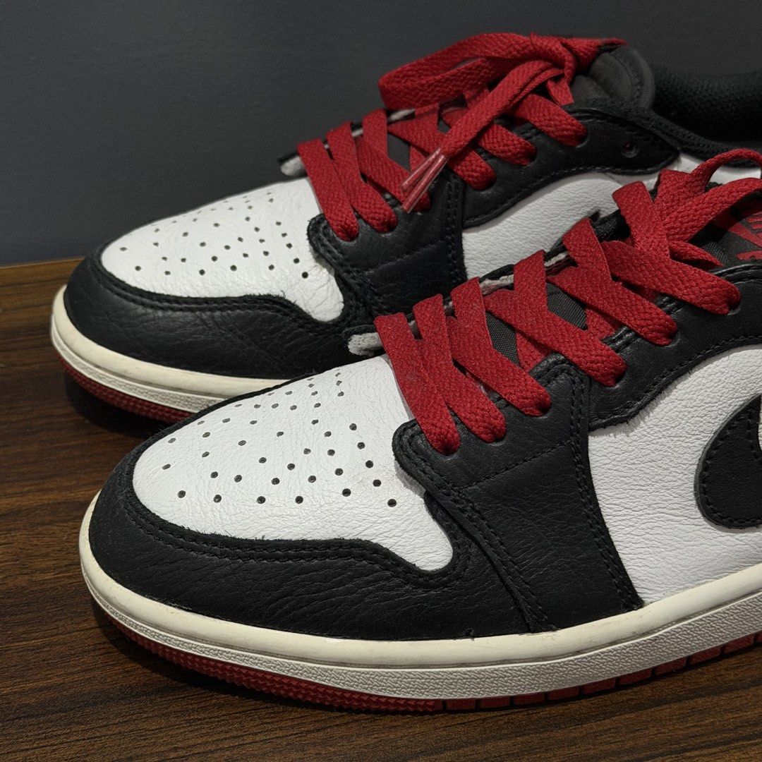 AIR JORDAN 1 BLACK TOE (Category: Sneakers) located in Iloilo. Submitted by herde (Listing ID 1465600928, Image 2). Description: SIZE 7.5.