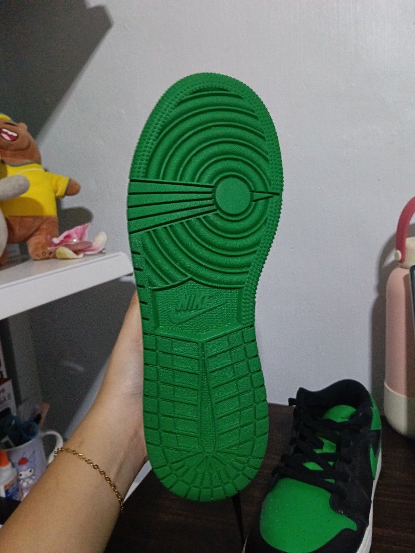Air Jordan 1 Low Black Pine Green (Category: Sneakers) located in Manila. Submitted by chifind_s (Listing ID 1465730287, Image 2). Description: - Model: Air Jordan 1 Low - Colorway: Black and Pine Green - Condition: Clean, minimal wear - Details: Classic low-top, white midsole, green rubber outsole, Jumpman tongue label, embroidered Wings logo on heel - Inclusions: Shoes only - Shipping: Via LBC/J&T or same-day delivery within Metro Manila - Paym