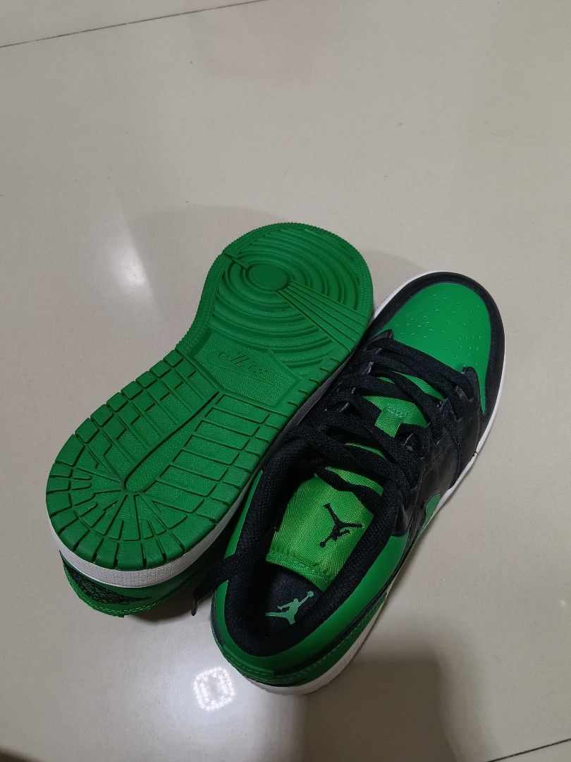 Air Jordan 1 Low Black Pine Green (Category: Sneakers) located in Manila. Submitted by chifind_s (Listing ID 1465730287, Image 3). Description: - Model: Air Jordan 1 Low - Colorway: Black and Pine Green - Condition: Clean, minimal wear - Details: Classic low-top, white midsole, green rubber outsole, Jumpman tongue label, embroidered Wings logo on heel - Inclusions: Shoes only - Shipping: Via LBC/J&T or same-day delivery within Metro Manila - Paym