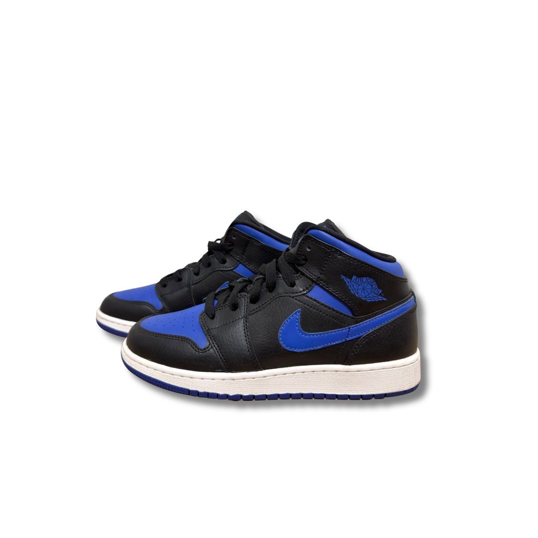 PRELOVED Air Jordan 1 Mid (GS) ‘Hyper Royal’ (Category: Sneakers) located in Manila. Submitted by thrifttt.com (Listing ID 1465606399, Image 2). Description: •Model: Air Jordan 1 Mid (GS) • Colorway: Black / Hyper Royal - White • SKU: 554725-068 • Size: 6Y (EUR 38.5 / 24 cm) • Condition: Preloved in Excellent Condition (Clean uppers, complete with original box & box sticker) • Market Value: Current brand new price ranges from ₱10,000 - ₱11,000+ *