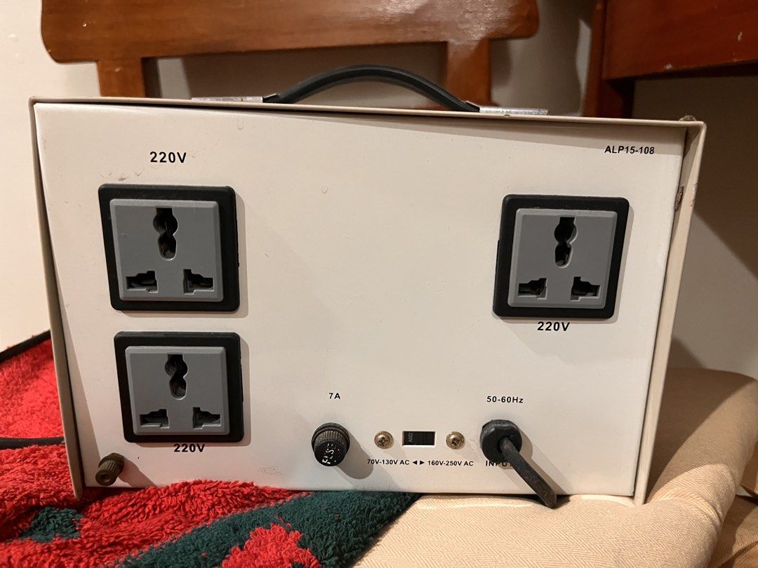 Akari AVR (Category: Other Home Appliances) located in Naga. Submitted by ruiz_jardinel (Listing ID 1465749215, Image 2). Description: Akari AVR 1000Watts.