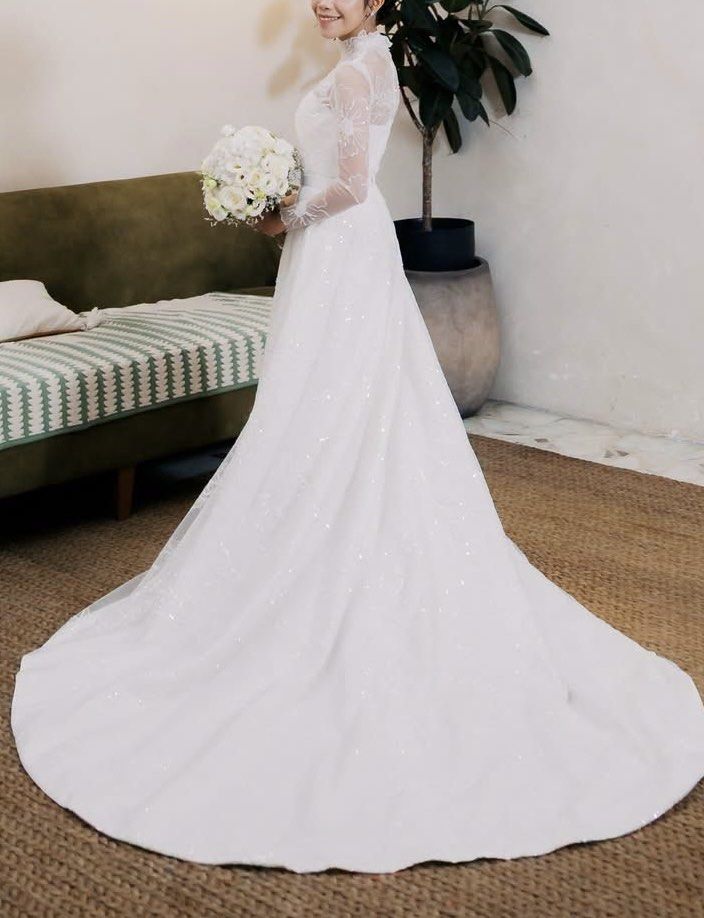 All-in Bridal package (3 looks) (Category: Evening dresses & gowns) located in Quezon City. Submitted by ms.d95 (Listing ID 1465632119, Image 2). Description: ✨ BRIDE-TO-BRIDE SALE | COMPLETE BRIDAL PACKAGE! OPEN FOR FITTING✨ Location: Central Ave., QC Sharing my wedding bridal gowns + bridal essentials, all used for my wedding last September 8, 2026 👰🏻‍♀️ Everything has been cleaned and washed and is ready for its next bride! ✨ TAKE-ALL PACKAG