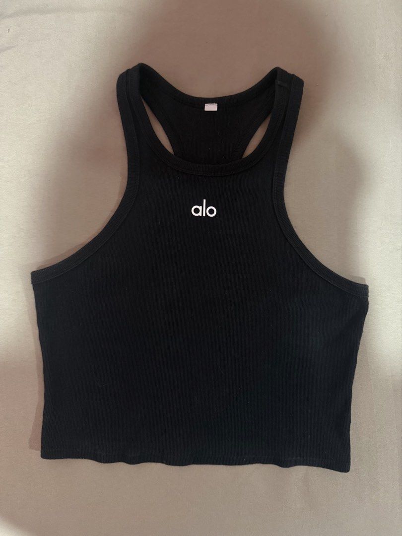 Alo Tank Top (Category: Sleeveless) located in Quezon City. Submitted by clairestyles94 (Listing ID 1465592795, Image 1). Description: Authentic Cut tag.