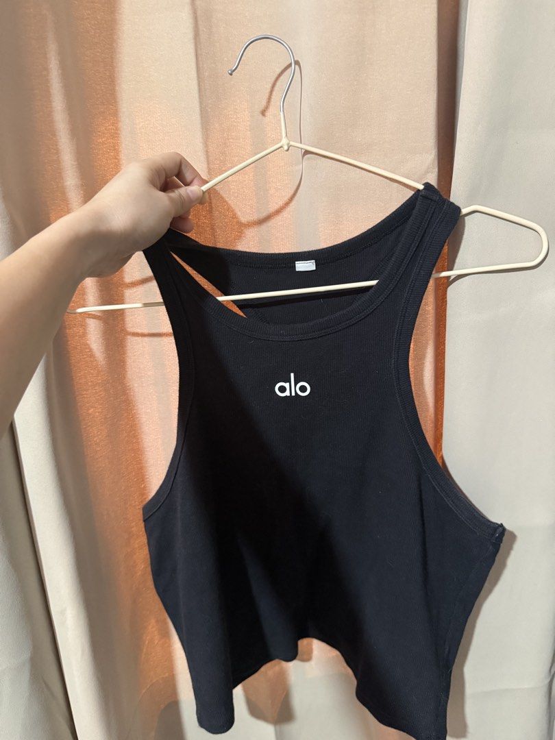 Alo Tank Top (Category: Sleeveless) located in Quezon City. Submitted by clairestyles94 (Listing ID 1465592795, Image 2). Description: Authentic Cut tag.