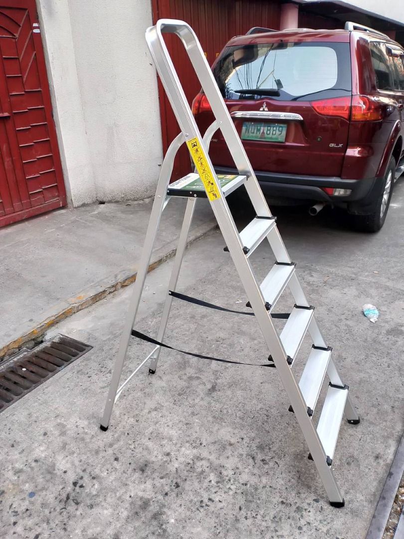 Aluminum ladder 5steps (Category: Home Improvement Tools & Accessories) located in Manila. Submitted by 09171479278_elsie. (Listing ID 1465623266, Image 3). Description: Aluminum ladder 5steps .
