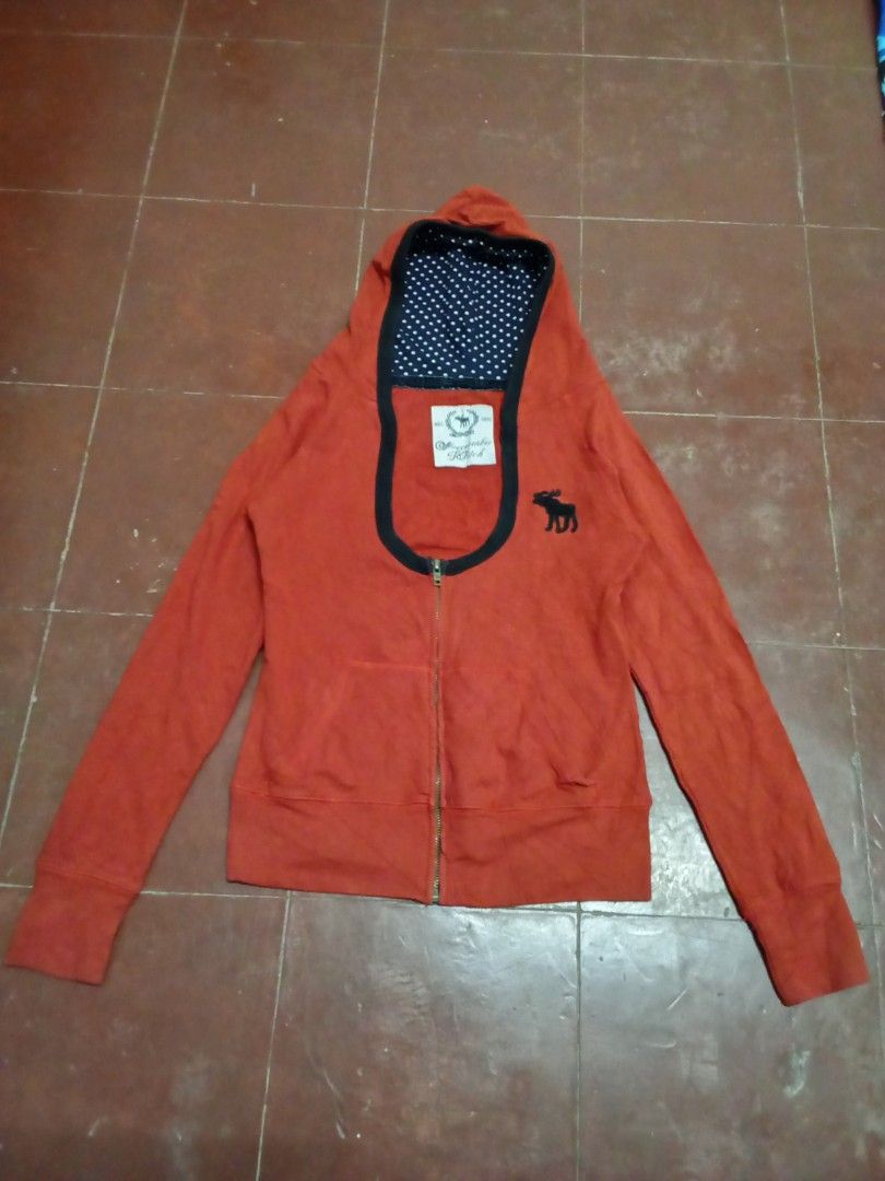 Ambercrombie jacket (Category: Coats, Jackets and Outerwear) located in San Francisco. Submitted by uno1997 (Listing ID 1465720452, Image 1). Description: small excellent condition colorate: 9.5/10.