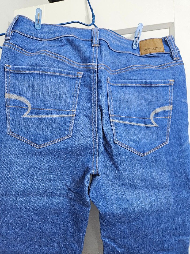 American Eagle Jeans （分類：牛仔褲、Leggings）位於 Hong Kong。 由 choco1611 提交（商品編號 1465622708，圖片 2）。簡介： 順豐到付。