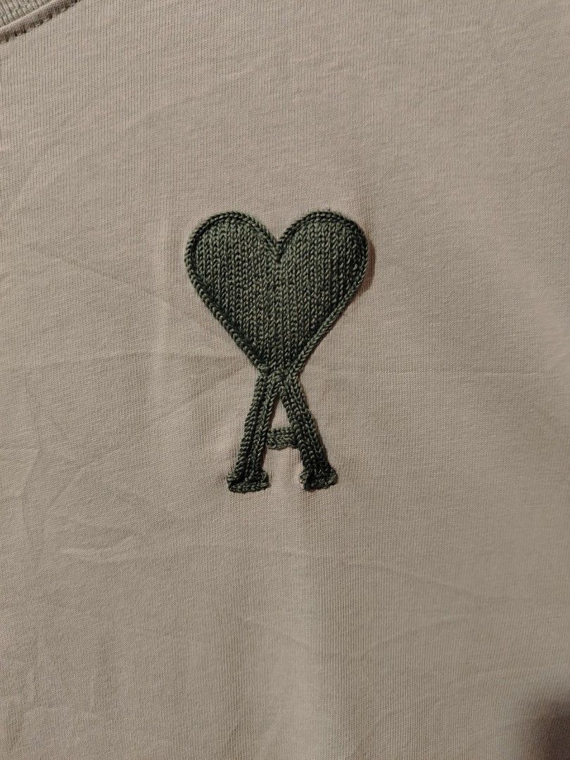 Ami Tee (Category: Tshirts & Polo Shirts ) located in Candijay. Submitted by 6312_streetwear (Listing ID 1465604525, Image 2). Description: 22x28 No issue.